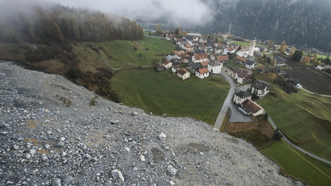 Brienz, il paese svizzero minacciato da una frana Brienz, il paese svizzero minacciato da una frana