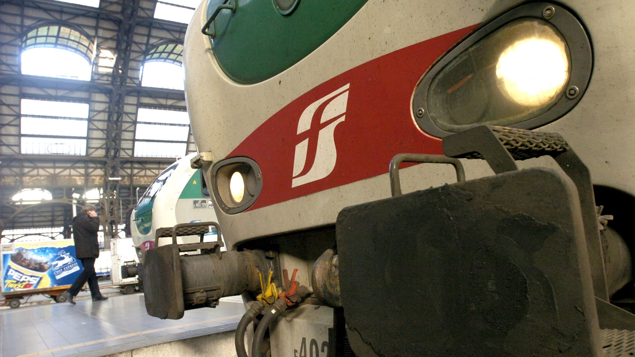 Sciopero Trenitalia sabato 23 e domenica 24 novembre Sciopero Trenitalia sabato 23 e domenica 24 novembre