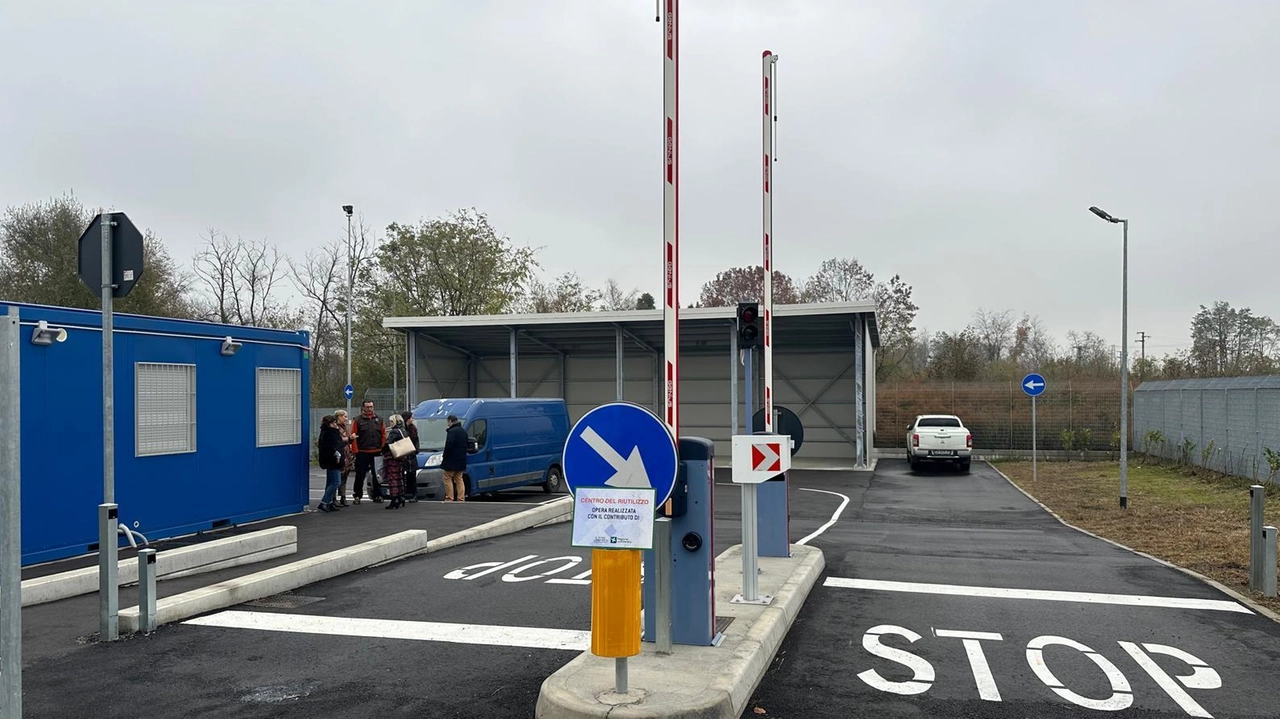 Il Centro del Riuso realizzato in prossimità della piattaforma ecologica di viale dell’Industria Il Centro del Riuso realizzato in prossimità della piattaforma ecologica di viale dell’Industria