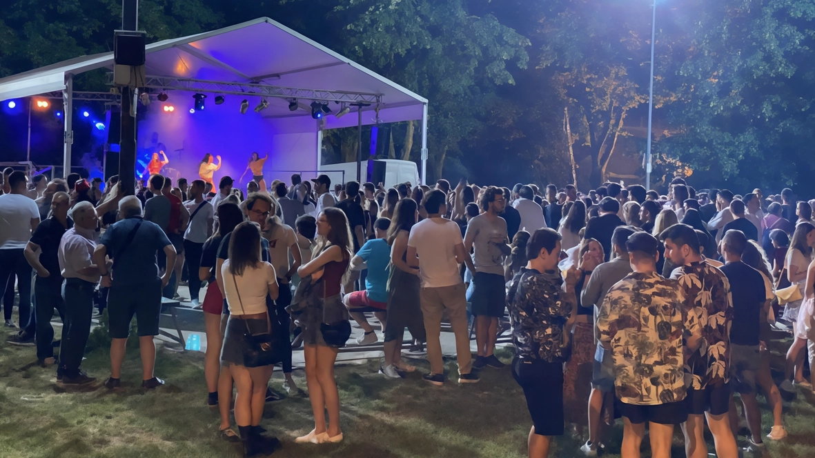 La Festa Campagnola andava avanti con successo e grandi aspettative ormai da 40 anni unendo il divertimento e le attrazioni agli scopi benefici La Festa Campagnola andava avanti con successo e grandi aspettative ormai da 40 anni unendo il divertimento e le attrazioni agli scopi benefici
