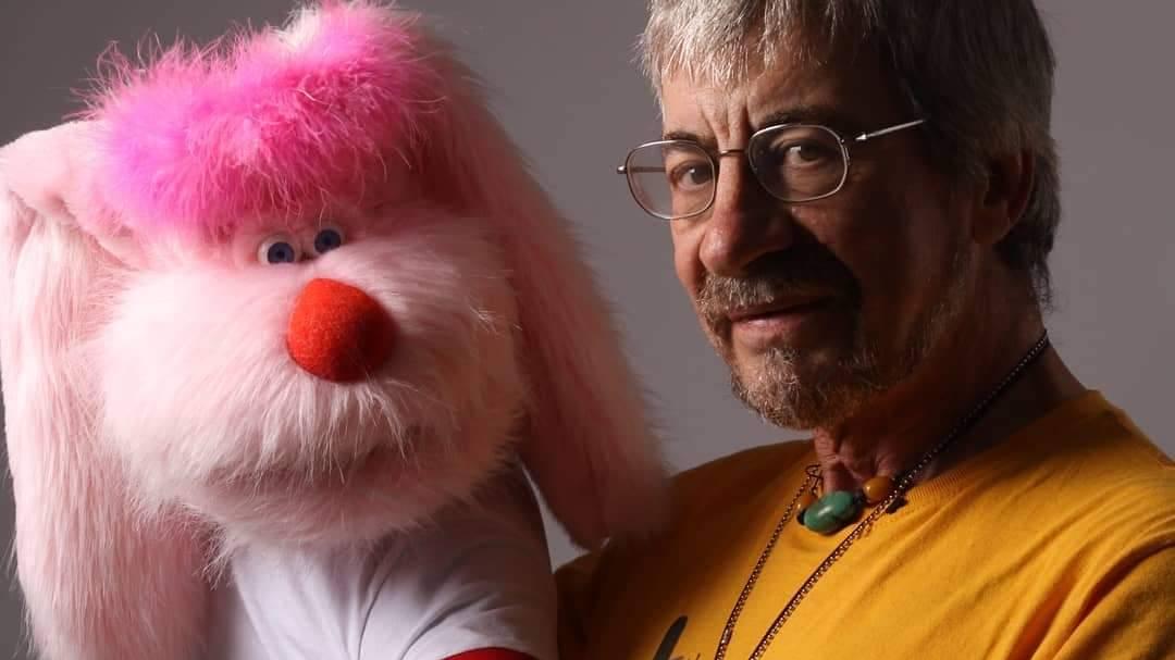 Morto Enrico Valenti, il papà di Uan a Bim Bum Bam: il buffo pupazzo rosa tra i più amati dai bambini Morto Enrico Valenti, il papà di Uan a Bim Bum Bam: il buffo pupazzo rosa tra i più amati dai bambini