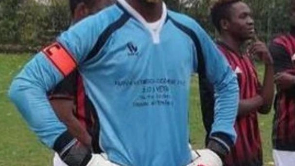 Issaka Coulibaly, morto all’età di 27 anni dopo. aver sognato un futuro nel calcio italiano: giocava in porta con il. St Ambroeus Issaka Coulibaly, morto all’età di 27 anni dopo. aver sognato un futuro nel calcio italiano: giocava in porta con il. St Ambroeus