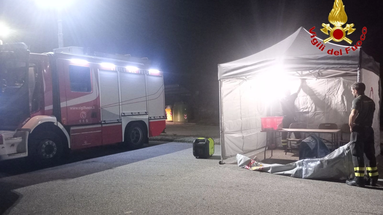 Il campo base allestito dalle squadre di soccorso impegnate nella ricerca della donna Il campo base allestito dalle squadre di soccorso impegnate nella ricerca della donna