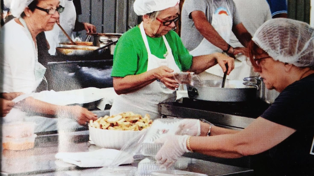 Da oggi a domenica piazza Duomo e piazza Aldo Moro ospiteranno 75 stand gastronomici che presenteranno prelibatezze culinarie, tradizioni e... Da oggi a domenica piazza Duomo e piazza Aldo Moro ospiteranno 75 stand gastronomici che presenteranno prelibatezze culinarie, tradizioni e...