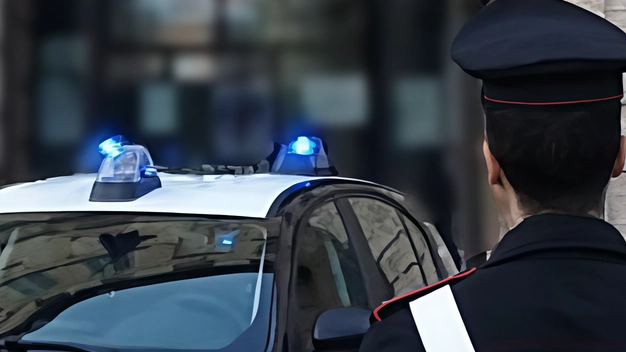 Dopo il raggiro l’uomo è stato arrestato da una pattuglia dei carabinieri che si trovava in zona Dopo il raggiro l’uomo è stato arrestato da una pattuglia dei carabinieri che si trovava in zona