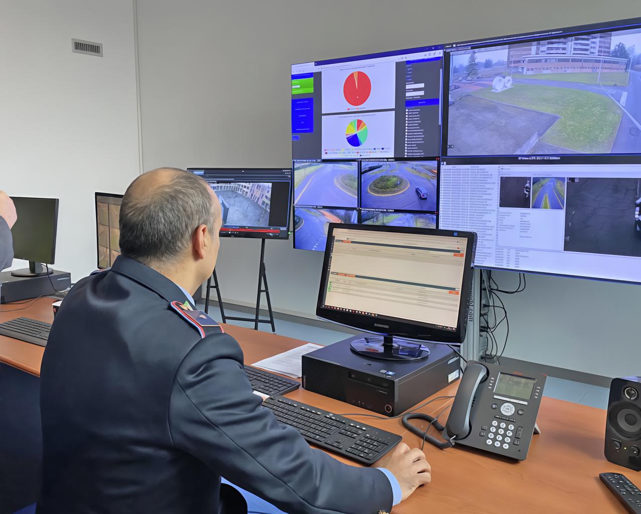 sicurezza il comune punta forte caccia ai fondi per nuove telecamere
