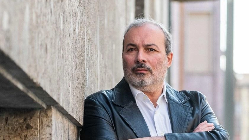 L’uomo di cultura a 360 gradi “prestato“ alla Provincia per 32 anni si racconta e svela l’edizione 2025 "Speriamo di essere un curatore abbastanza scaltro da collocare libro e scrittore nella sala giusta" .