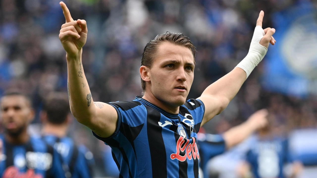 Francesco Camarda e il suo futuro a Casa Milan: prestito in vista mentre si valutano nuovi attaccanti come Retegui e Vlahovic.