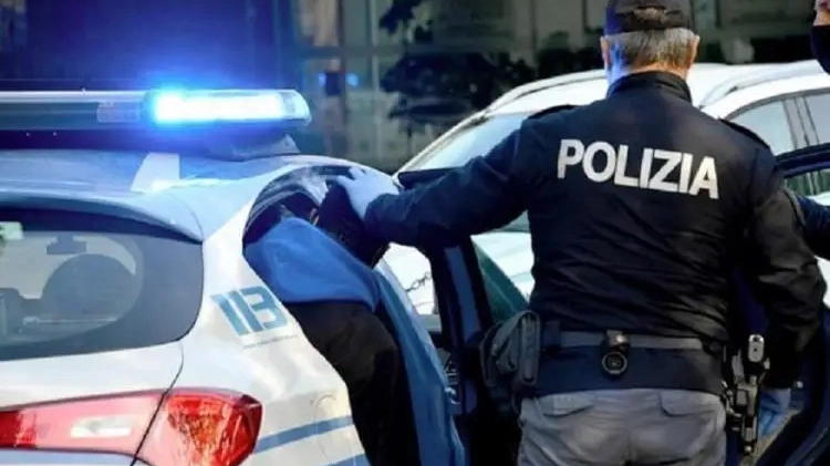 il truffatore è stato arrestato dalla Mobile il truffatore è stato arrestato dalla Mobile