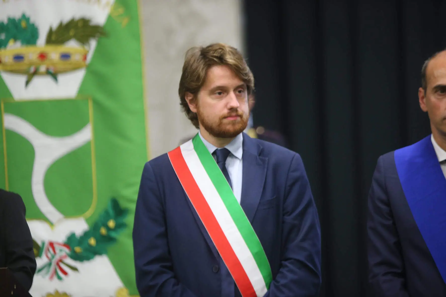 Seregno, il sindaco toglie tutti i cestini della spazzatura: “Così la città è più pulita”