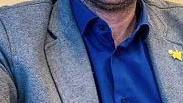 Il responsabile dell’abbandono era titolare di un’impresa specializzata. Gli agenti della polizia locale e le immagini delle telecamere lo hanno incastrato.