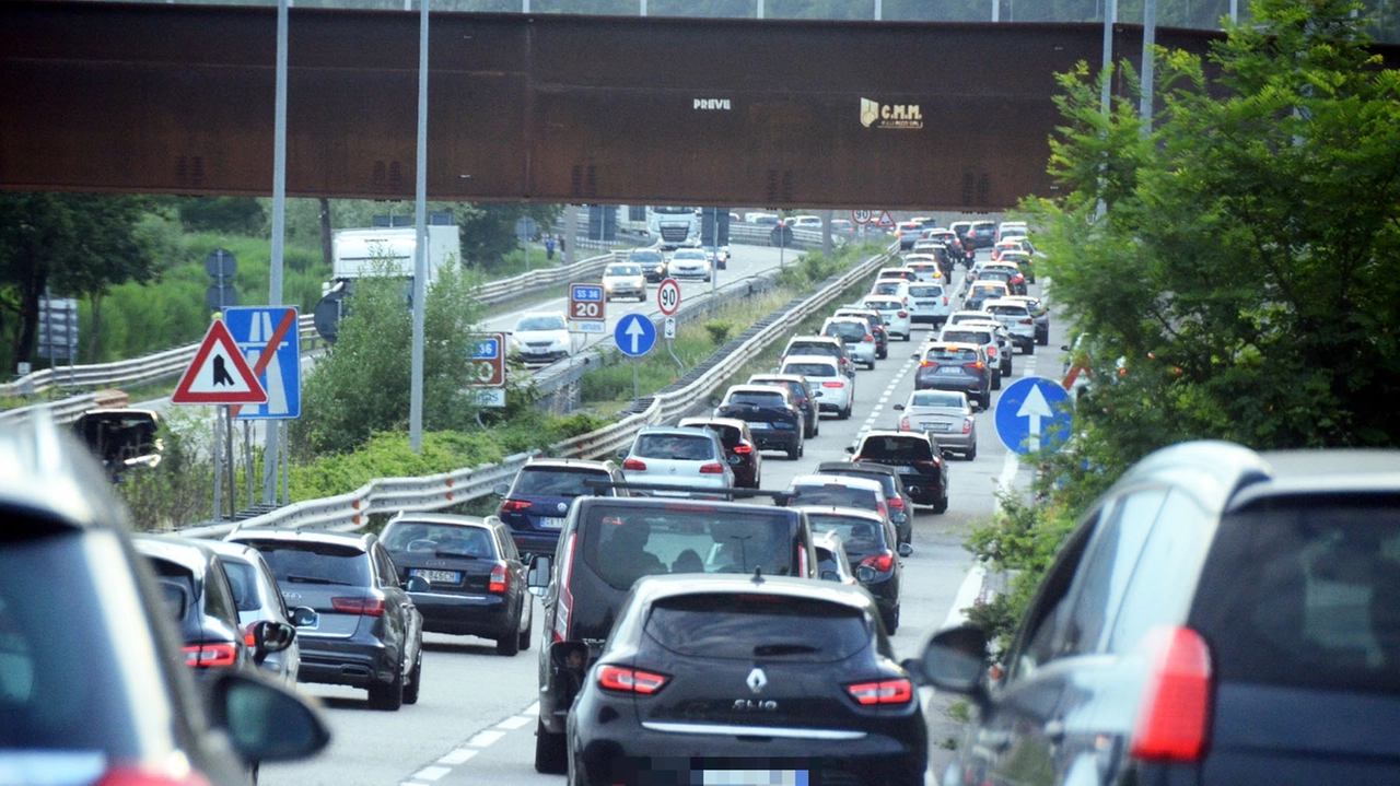 Traffico e code lungo la Statale 36