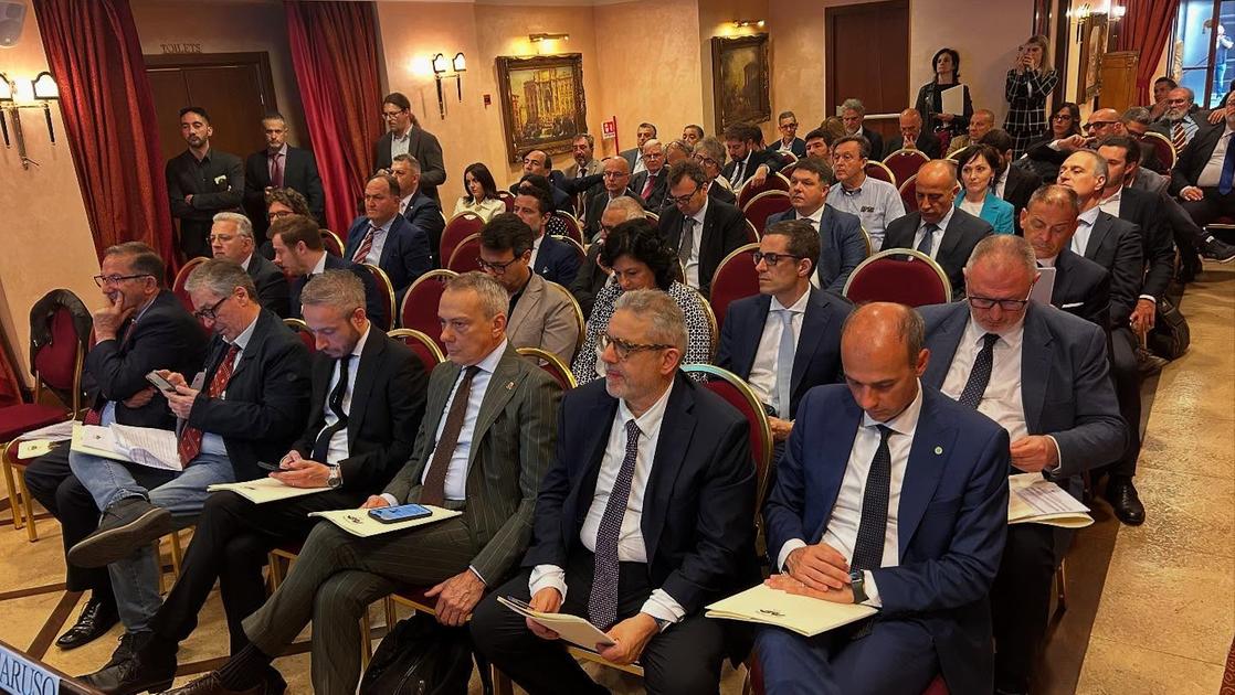 Strade, manutenzioni a rischio coi tagli alle Province: “Cittadini meno sicuri” Strade, manutenzioni a rischio coi tagli alle Province: “Cittadini meno sicuri”
