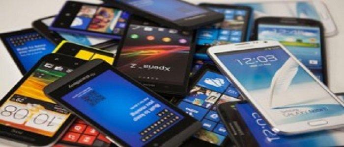 Nei cassetti dei milanesi quasi 2 milioni di smartphone inutilizzati: valgono 19 milioni di euro Nei cassetti dei milanesi quasi 2 milioni di smartphone inutilizzati: valgono 19 milioni di euro