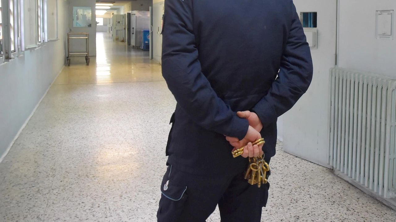 I cellulari e lo stupefacente sono stati scoperti in una perquisizione straordinaria della polizia penitenziaria
