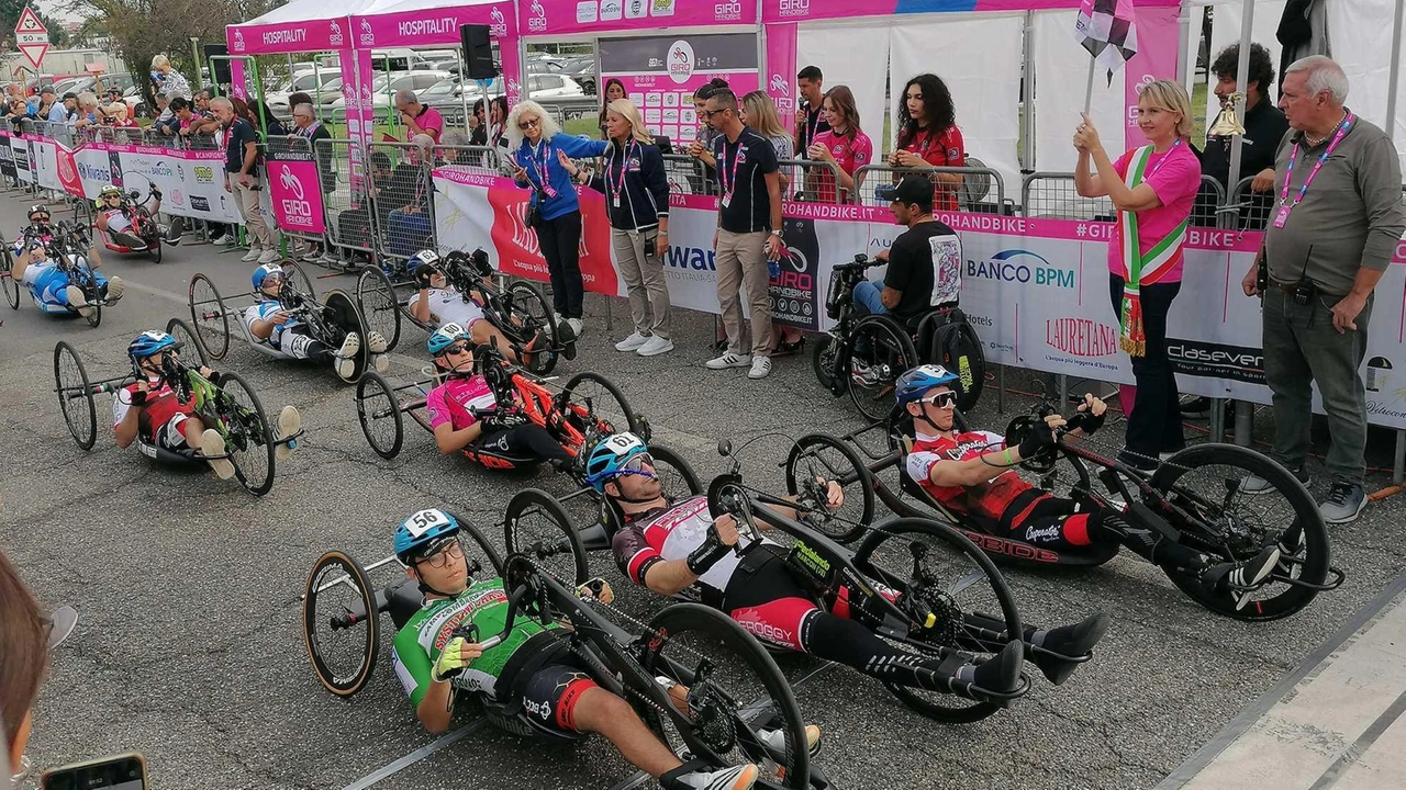 Gara di ciclismo paralimpico, la sindaca Cosciotti: "Un onore per la città" Gara di ciclismo paralimpico, la sindaca Cosciotti: "Un onore per la città"