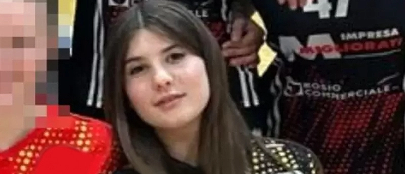 Matilde Valeri colpita da un infarto in spiaggia, la 14enne donerà gli organi. Su di lei lo sfregio no-vax