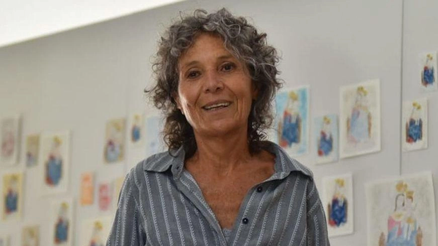 L’artista Nadia Nespoli: «Non un semplice pannello monocromatico ma ore di dialogo, lavoro manuale e profonda riflessione» L’artista Nadia Nespoli: «Non un semplice pannello monocromatico ma ore di dialogo, lavoro manuale e profonda riflessione»