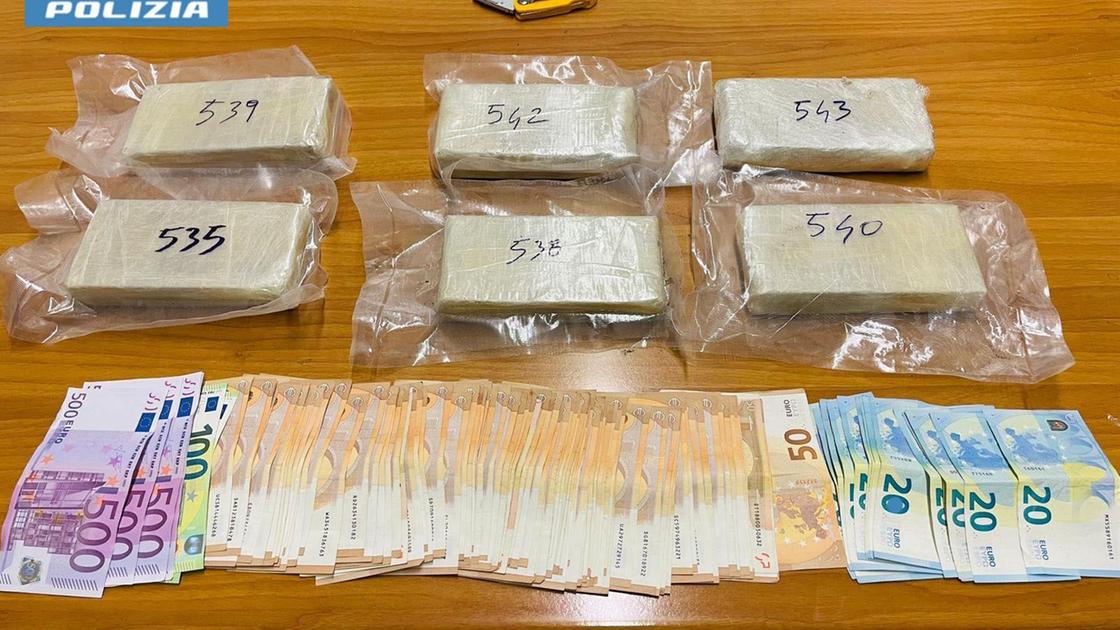 Sesto San Giovanni, spacciatore in fuga: prima si ferma all’alt, poi scappa. Pregiudicato inseguito e arrestato dalla polizia