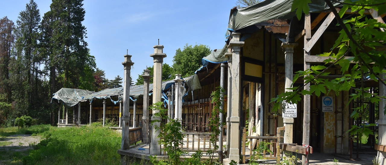 A Legnano i solarium in legno dell’ex Sanatorio tornano all’antico splendore