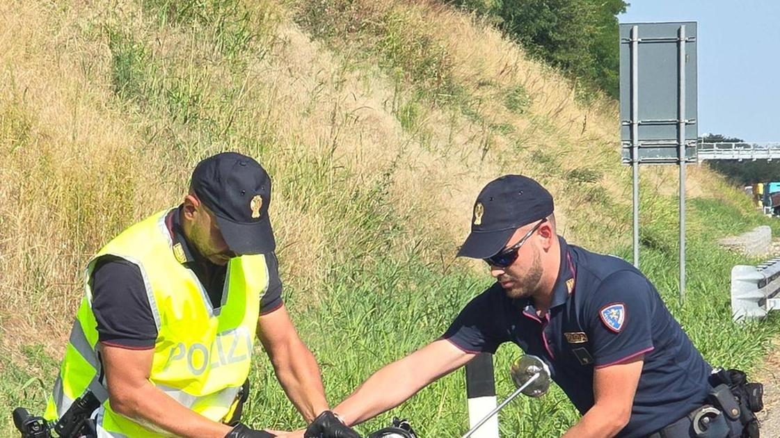 Perde il controllo della moto e cade. Muore vespista di sessant’anni Perde il controllo della moto e cade. Muore vespista di sessant’anni