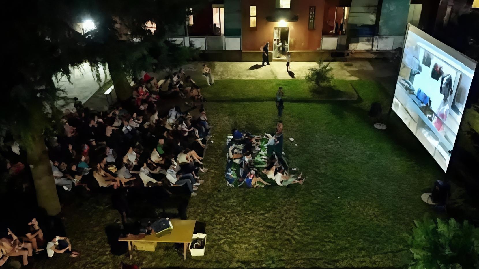 “Scendi c’è il cinema“. Riparte venerdì “Scendi c’è il cinema“. Riparte venerdì