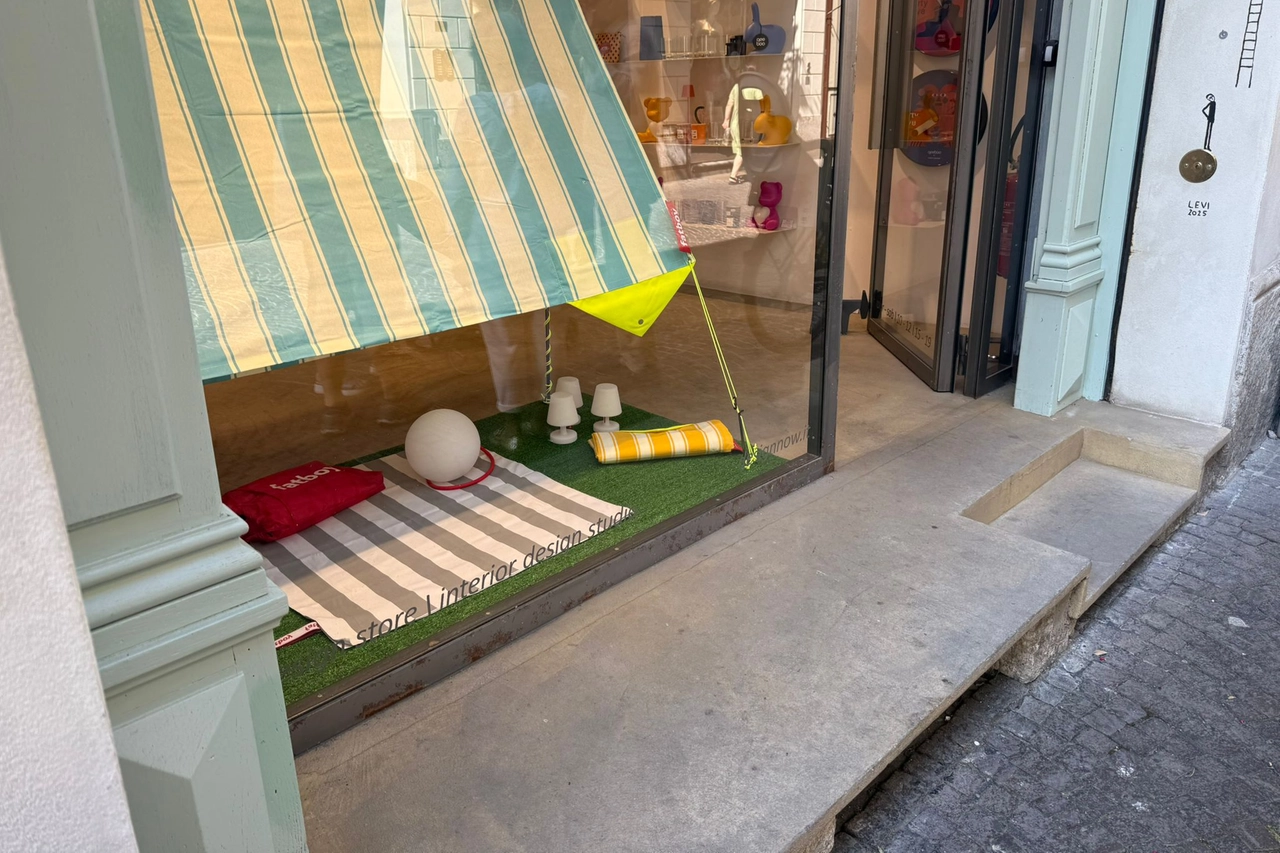 Come in molte città italiane, per chi si sposta su una carrozzella non è agevole effettuare acquisti o commissioni
