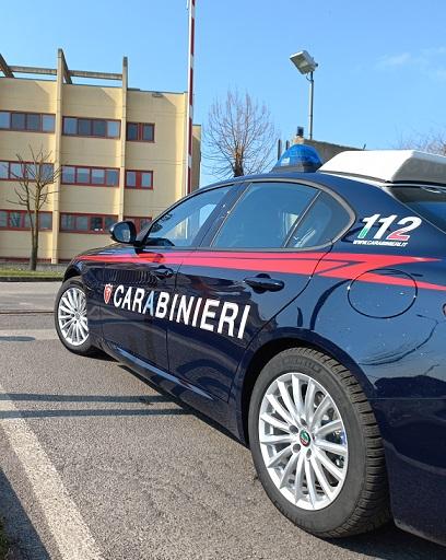 lodi 18enne aggredita si rifugia nell8217androne di un palazzo e chiama i soccorsi 200 caccia all uomo
