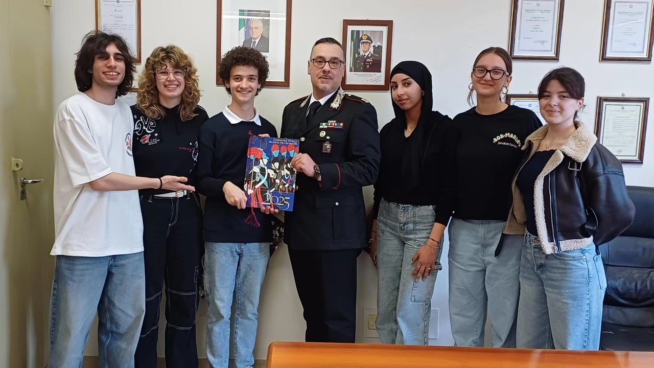Gli studenti al comando provinciale dei carabinieri
