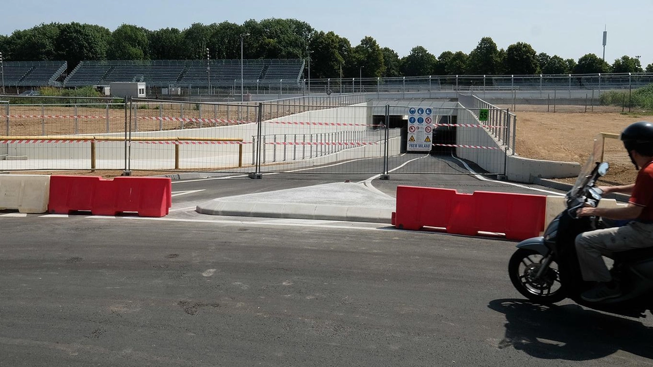 La Formula 1 a Monza si trasforma in un evento lifestyle: progetti per migliorare l'esperienza con nuove strutture e servizi, puntando sull'intrattenimento e il business. La Formula 1 a Monza si trasforma in un evento lifestyle: progetti per migliorare l'esperienza con nuove strutture e servizi, puntando sull'intrattenimento e il business.