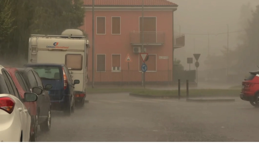 Il violento temporale che ha colpito Paderno questa mattina