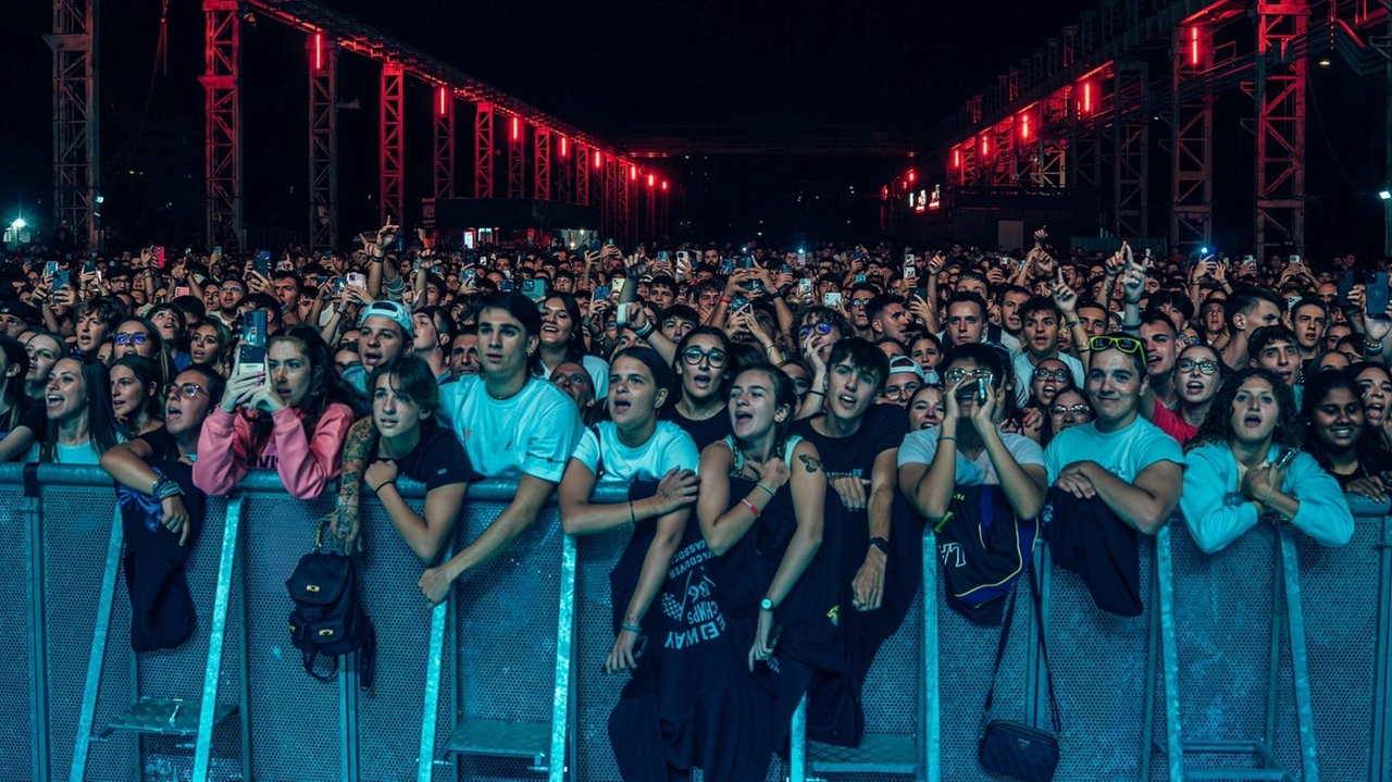 I gestori: "Un triennio in crescita, con la capienza dell’arena aumentata a 12mila persone". Eppure già nel 2017 Arci Milano chiudeva a 500mila presenze: 50mila delle quali solo ad agosto. I gestori: "Un triennio in crescita, con la capienza dell’arena aumentata a 12mila persone". Eppure già nel 2017 Arci Milano chiudeva a 500mila presenze: 50mila delle quali solo ad agosto.