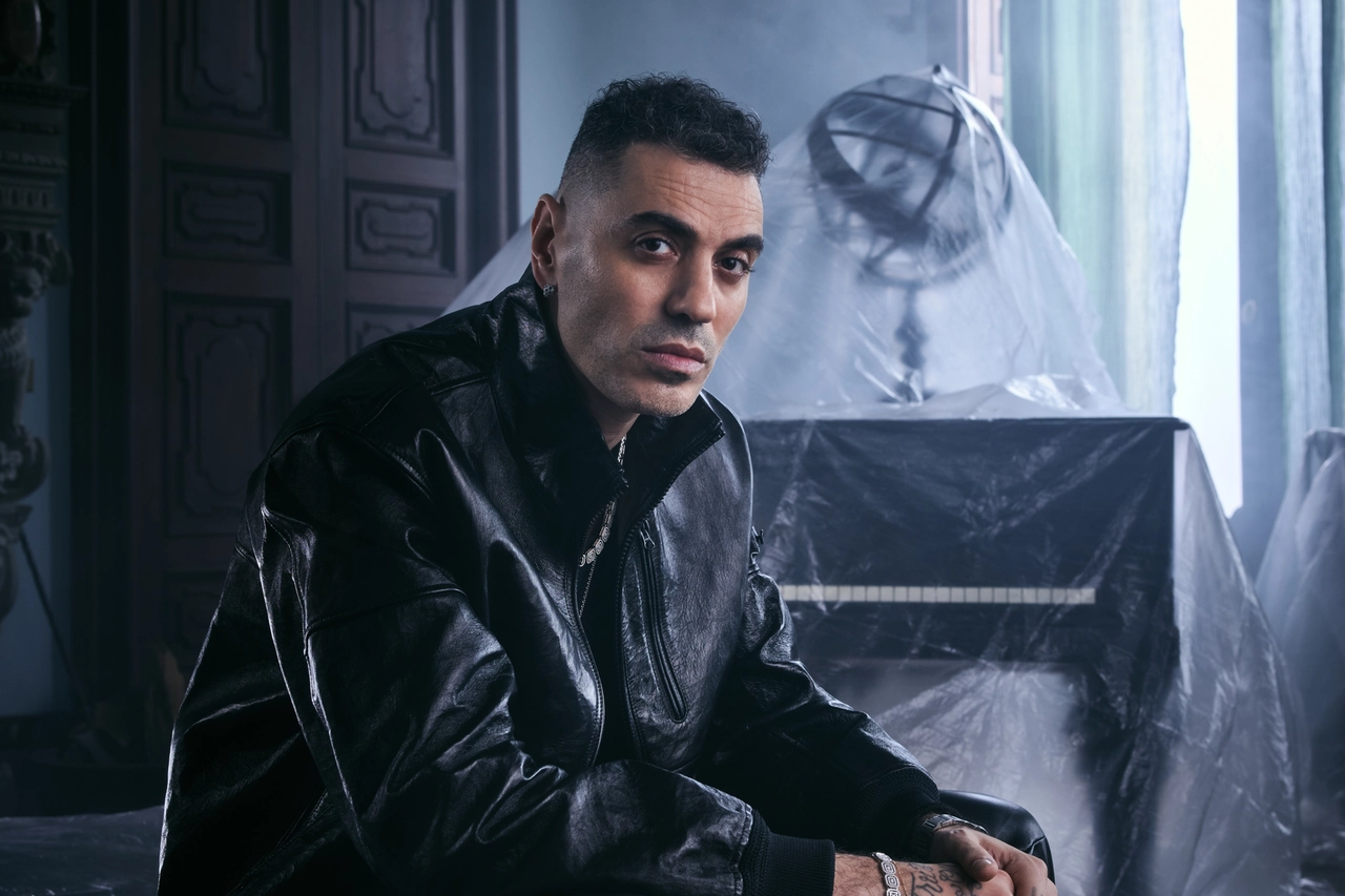L'esordio sulla scena musicale di Marracash risale al 1999