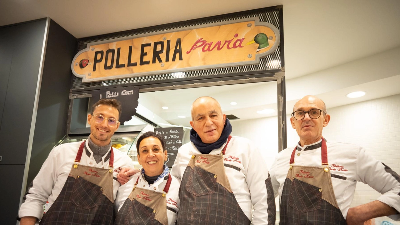 “Nonno“ Vasco la fondò nel 1974 la Polleria Pavia. Testimone raccolto dalla figlia Katia ora affiancata da Alessando. Clienti da più quartieri e da fuori città. Tra i prodotti invernali più amati: i “verzini“, involtini con le verze “Nonno“ Vasco la fondò nel 1974 la Polleria Pavia. Testimone raccolto dalla figlia Katia ora affiancata da Alessando. Clienti da più quartieri e da fuori città. Tra i prodotti invernali più amati: i “verzini“, involtini con le verze
