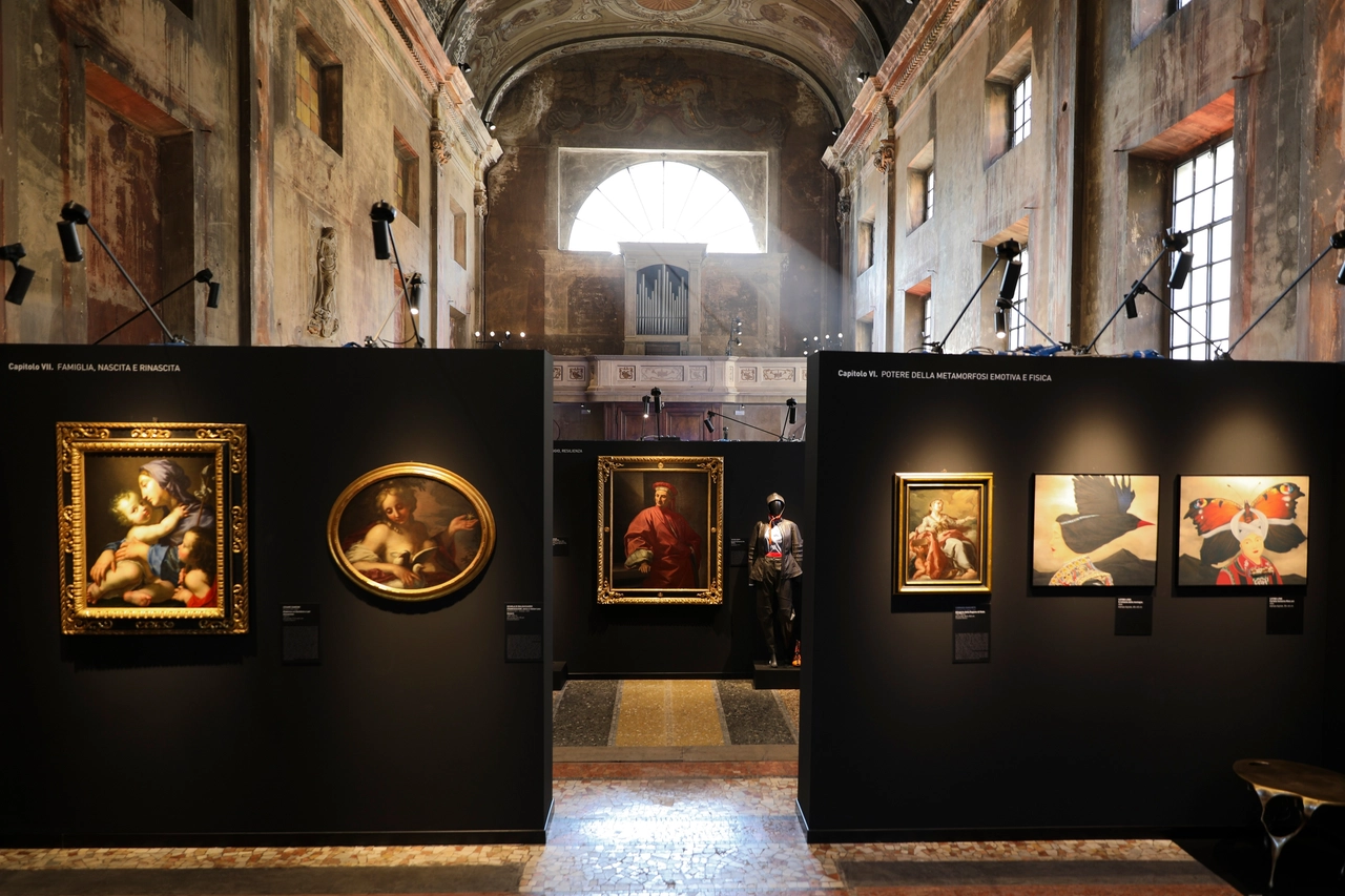Alcune delle opere esposte nel complesso di San Vittore e Dei Quaranta Martiri per la mostra "Il Gusto dei Medici e il Dialogo sulla Tecnologia - Rendere Straordinario l’Ordinario"