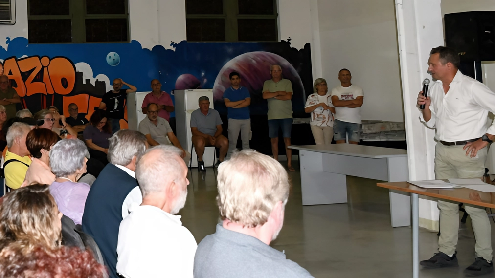 Affollata l’assemblea pubblica sulla richiesta di autorizzazione di un allevamento intensivo Contrari non solo gli animalisti