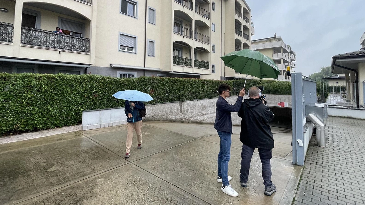 L’ingresso al garage del condominio di via Friuli a Cesano Maderno dove è avvenuta la brutale aggressione L’ingresso al garage del condominio di via Friuli a Cesano Maderno dove è avvenuta la brutale aggressione