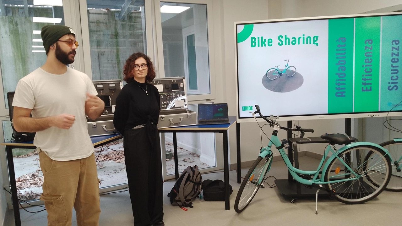 Legnano, una delegazione camerunense ha visitato i laboratori dell’istituto. L’idea: studenti africani formatisi qui potrebbero diventare “insegnanti” in patria. . Legnano, una delegazione camerunense ha visitato i laboratori dell’istituto. L’idea: studenti africani formatisi qui potrebbero diventare “insegnanti” in patria. .