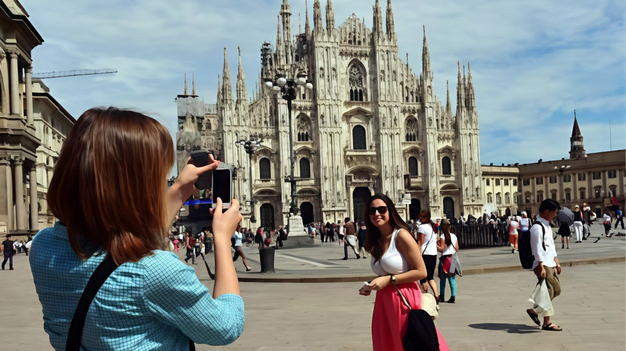 Turiste impegnate in uno scatto fotografico in piazza Duomo Turiste impegnate in uno scatto fotografico in piazza Duomo