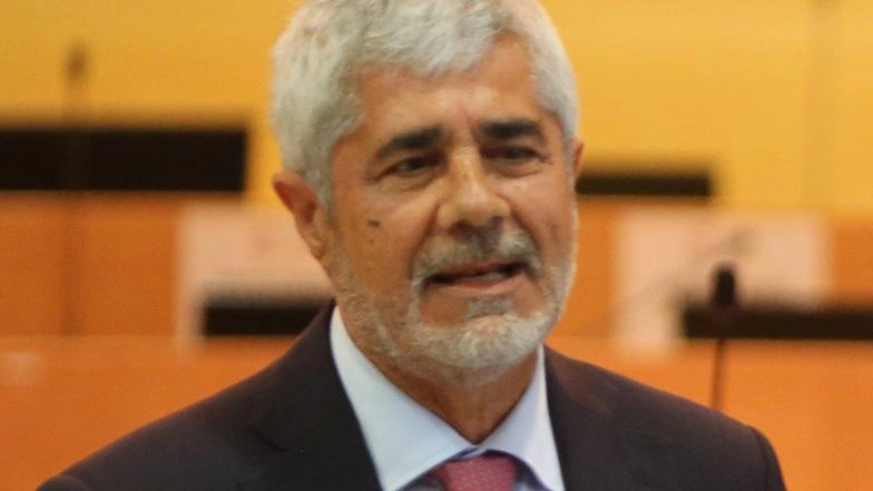 Ha fatto scoprire alla città l’altro volto della pubblica amministrazione. Sarà pure un burocrate per il ruolo che ricopre, ma... Ha fatto scoprire alla città l’altro volto della pubblica amministrazione. Sarà pure un burocrate per il ruolo che ricopre, ma...