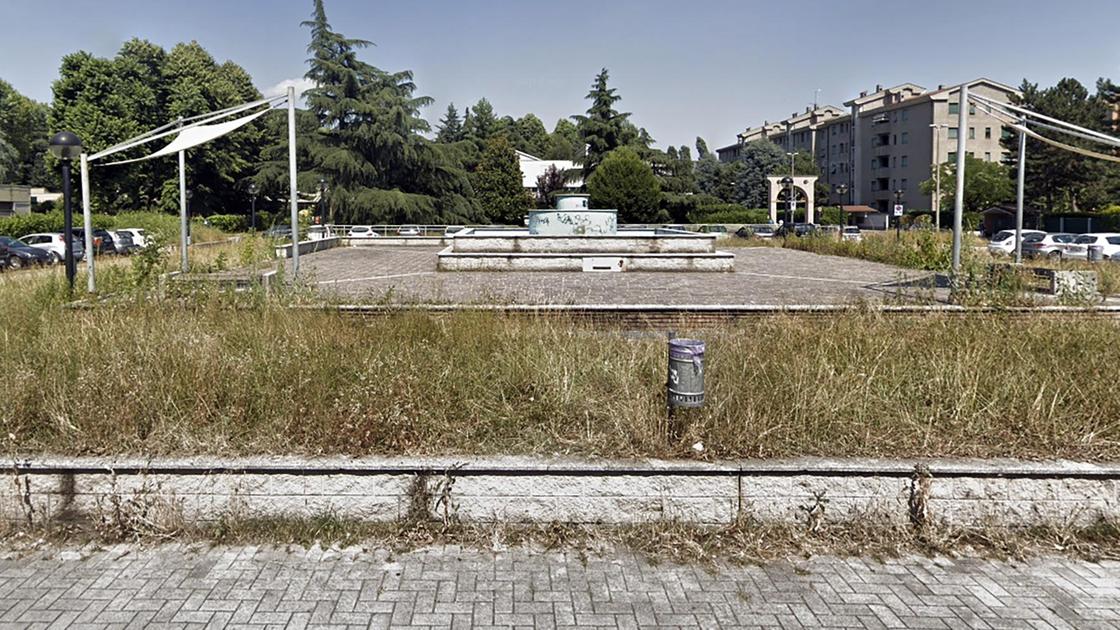 Ecco la nuova piazza Don Borsani. I residenti: più parcheggi