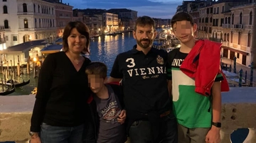 Strage di Paderno, sui social le foto da famiglia unita: il lavoro, la scuola e le vacanze insieme. Amici sconvolti: “Erano perfetti”