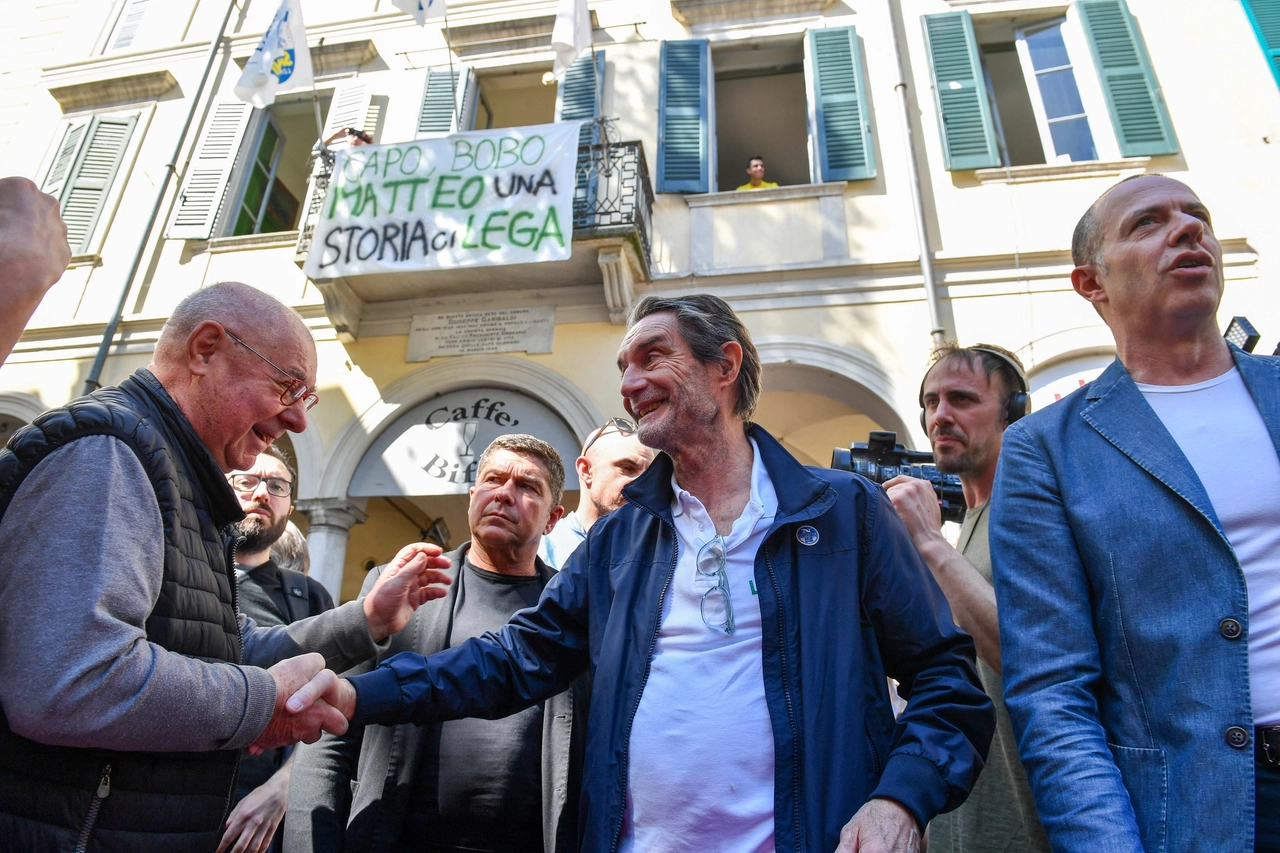 VARESE FESTA PER I 40 ANNI DELLA LEGA SALVINI PREMIER SOTTO LA SEDE DI PIAZZA PODESTA' CON VARI BIG DEL PARTITO