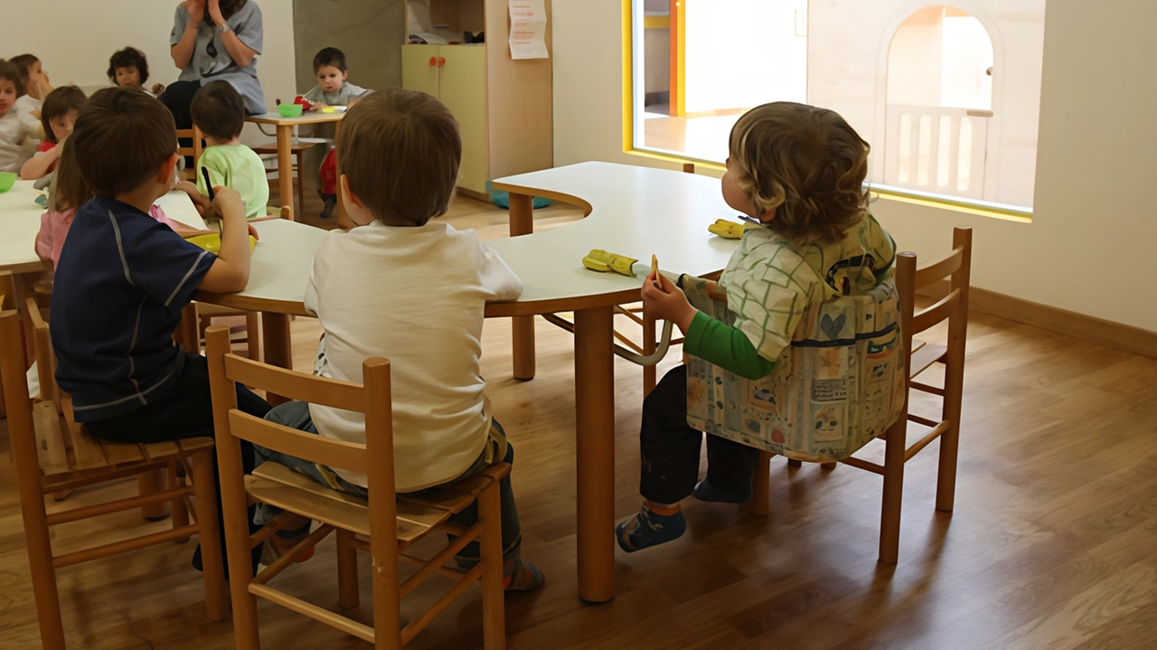 Gli oltre 150 alunni sevesini si sposteranno nella scuola dell’infanzia paritaria San Pietro ma i tempi per il cambio di sede si sono allungati Gli oltre 150 alunni sevesini si sposteranno nella scuola dell’infanzia paritaria San Pietro ma i tempi per il cambio di sede si sono allungati