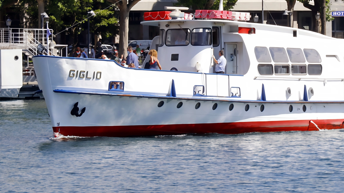 I sindacalisti della Rsa della Cgil denunciano gravi malfunzionamenti nella flotta navale della Navigazione Laghi sul lago di Como, causando disagi ai passeggeri e stress al personale. I sindacalisti della Rsa della Cgil denunciano gravi malfunzionamenti nella flotta navale della Navigazione Laghi sul lago di Como, causando disagi ai passeggeri e stress al personale.