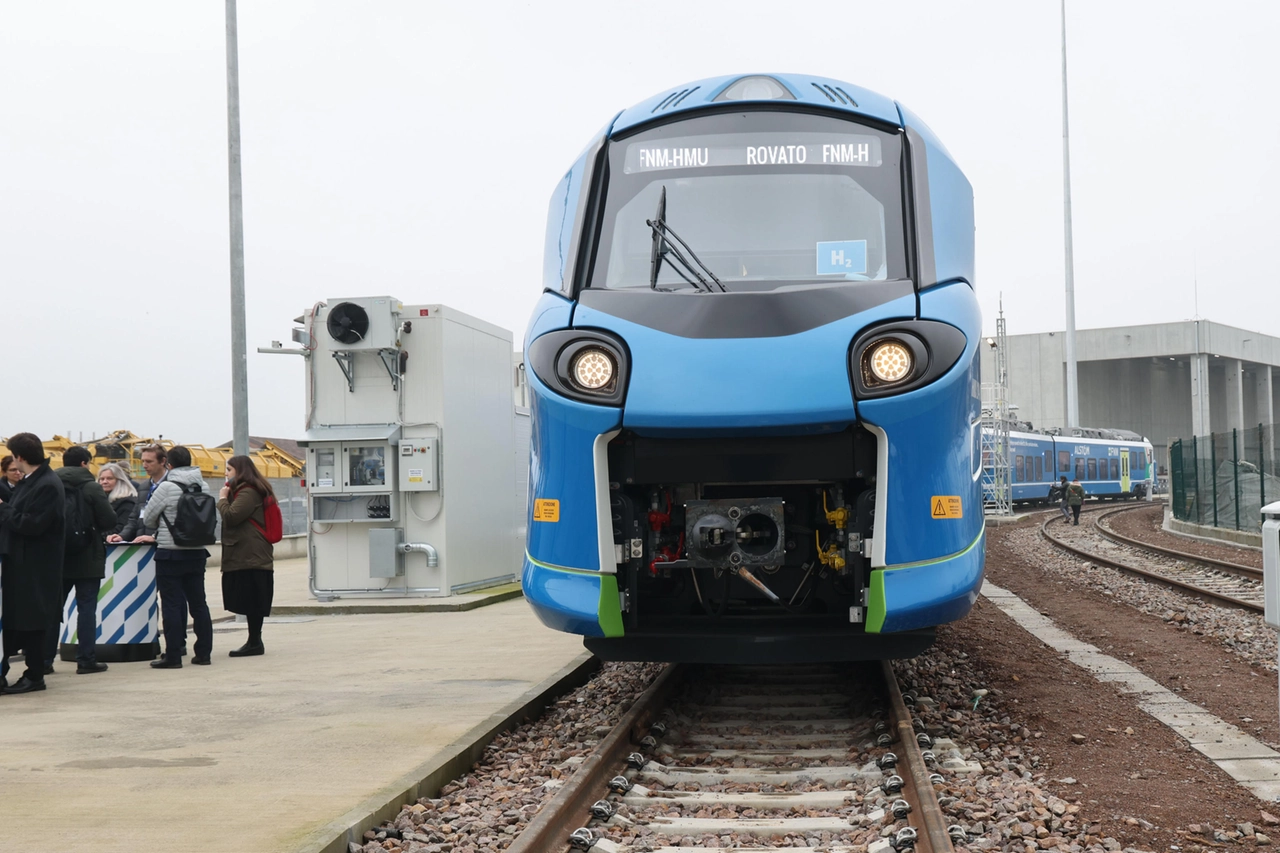 Un momento della presentazione del primo treno ad idrogeno, nel febbraio di quest'anno a Rovato