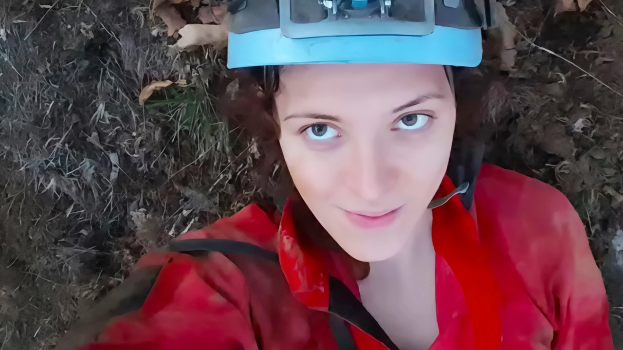 Ottavia Piana, ferita nell'Abisso Bueno Fonteno, è stata salvata dopo 53 ore grazie all'intervento del soccorso alpino speleologico. Ottavia Piana, ferita nell'Abisso Bueno Fonteno, è stata salvata dopo 53 ore grazie all'intervento del soccorso alpino speleologico.