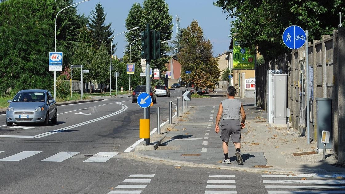 Dopo Oltresempione e via XXIX Maggio, un’altra zona scrive al Comune. La richiesta: interrompere i lavori per realizzare la ciclabile "pregiudizievole". Dopo Oltresempione e via XXIX Maggio, un’altra zona scrive al Comune. La richiesta: interrompere i lavori per realizzare la ciclabile "pregiudizievole".