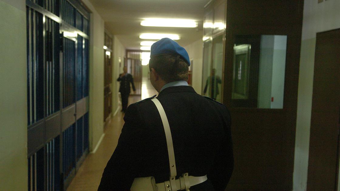 monza trovato impiccato nella sua cella morto detenuto di 29 anni
