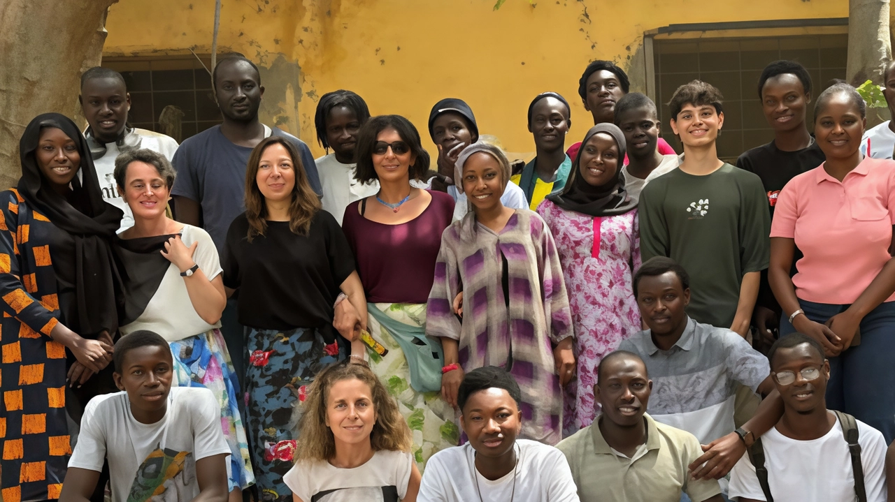 Sulla sinistra l’ex sindaco di Morbegno, Alba Rapella, in Africa con le colleghe. Sulla sinistra l’ex sindaco di Morbegno, Alba Rapella, in Africa con le colleghe.